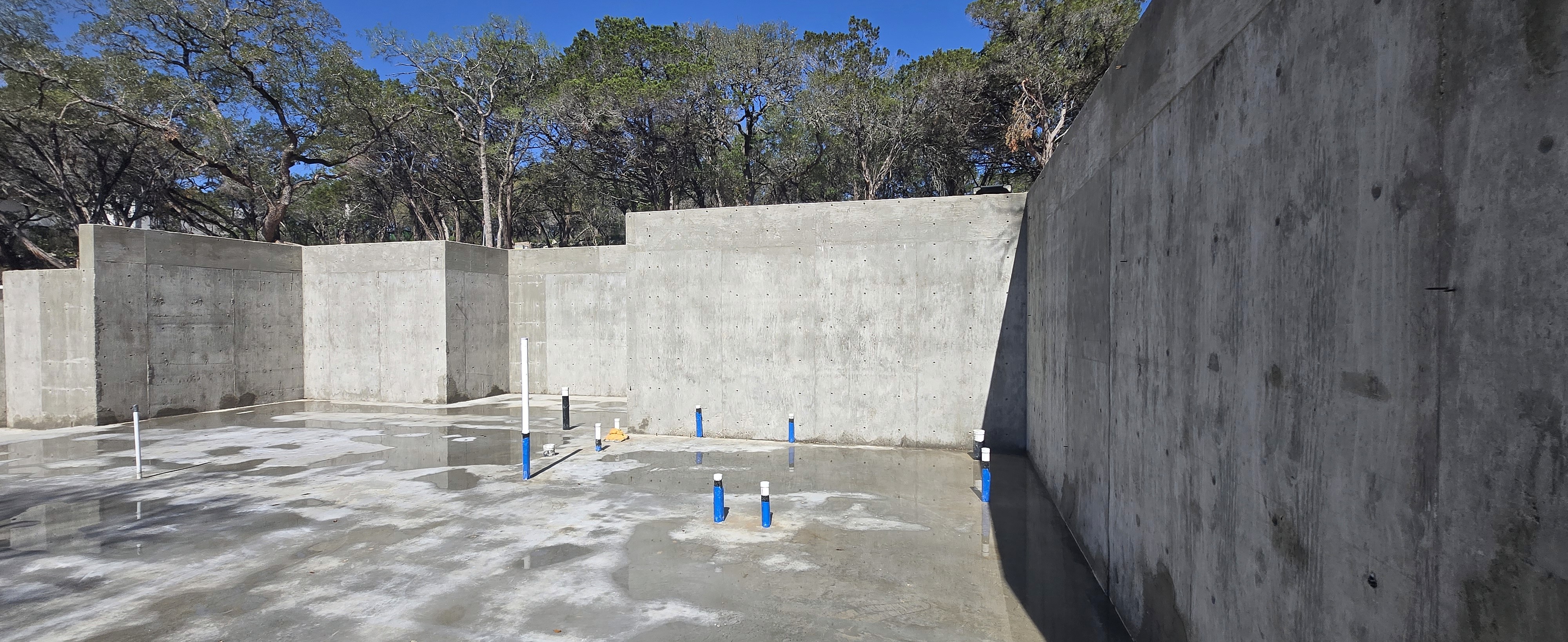 DB Concrete retaining wall